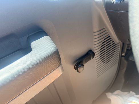 Used 2013 Ford F350 2WD Regular Cab Super Duty image 11