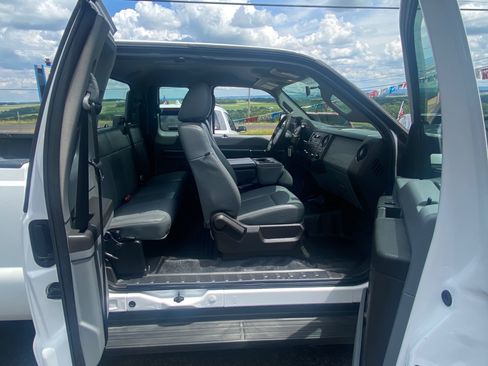 Used 2014 Ford F250 4x4 SuperCab Super Duty image 17