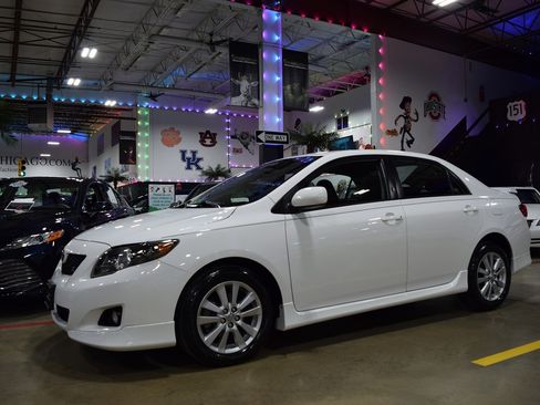 Used 2010 Toyota Corolla S image 11