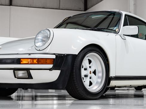 Used 1989 Porsche 911 Turbo Coupe RWD image 31