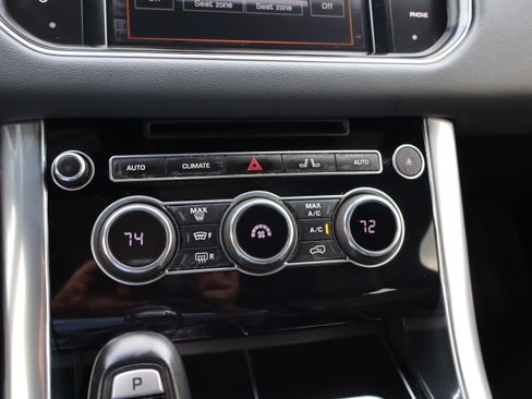 Used 2015 Land Rover Range Rover Sport HSE AWD/4WD image 32