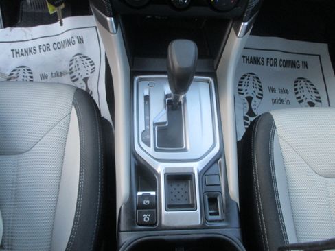 Used 2022 Subaru Forester image 8