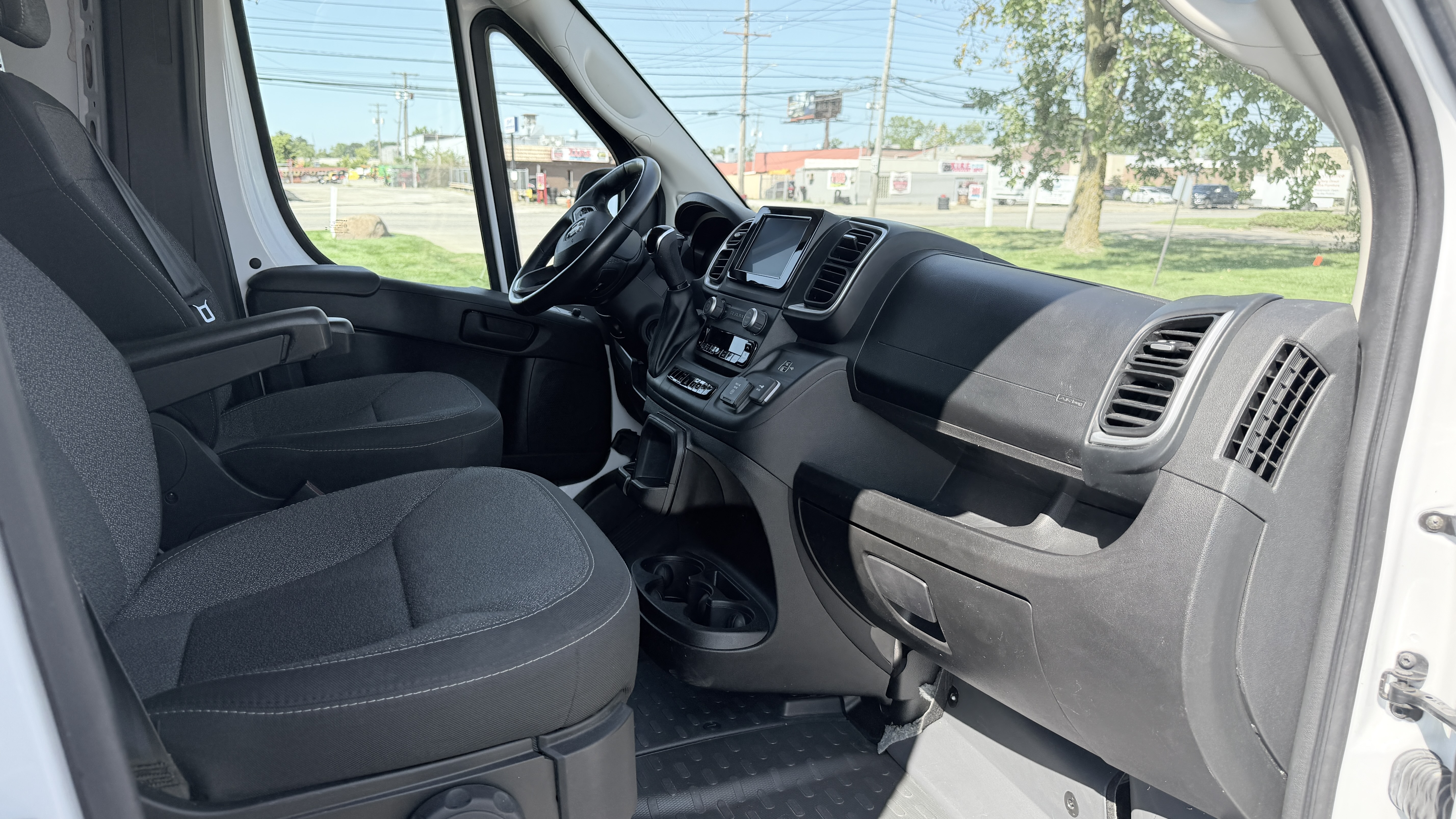 Used 2024 RAM ProMaster 2500 159 High Roof FWD image 12