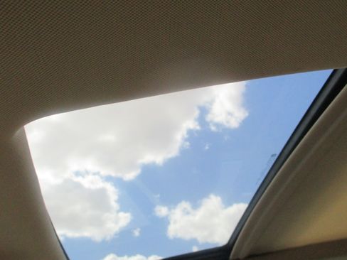 Used 2013 Buick LaCrosse Touring image 7