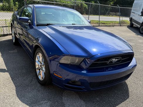 Used 2014 Ford Mustang image 1