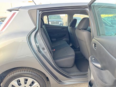 Used 2015 Nissan Leaf S image 19