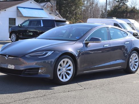 Used 2018 Tesla Model S 100D image 4