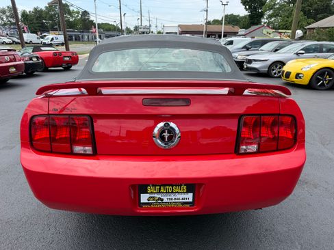 Used 2006 Ford Mustang Premium Convertible RWD image 28