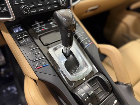 Used 2018 Porsche Cayenne S image 18