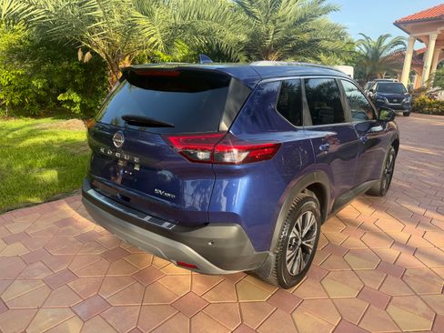 Used 2023 Nissan Rogue AWD SV image 4