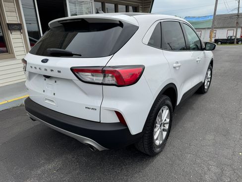 Used 2021 Ford Escape AWD SE image 6