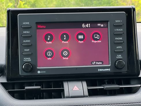 Used 2022 Toyota RAV4 AWD XLE w/ Convenience Package image 11