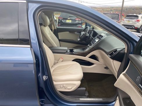 Used 2019 Lincoln Nautilus Select image 19