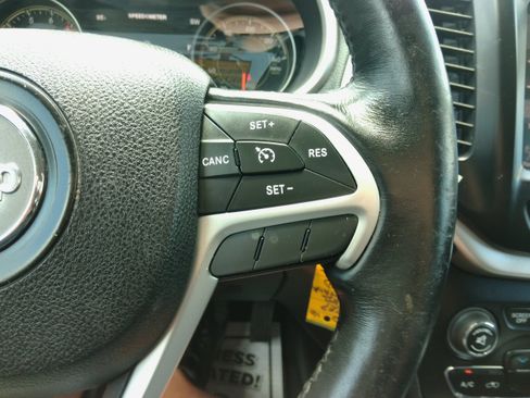Used 2016 Jeep Cherokee 4WD Trailhawk image 55