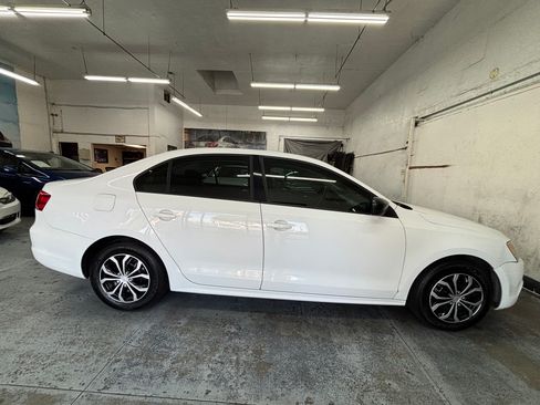 Used 2014 Volkswagen Jetta S image 3