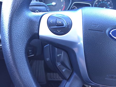 Used 2013 Ford Focus SE Sedan FWD image 25