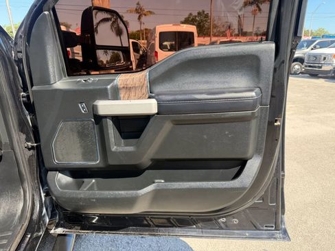 Used 2019 Ford F250 Lariat image 18