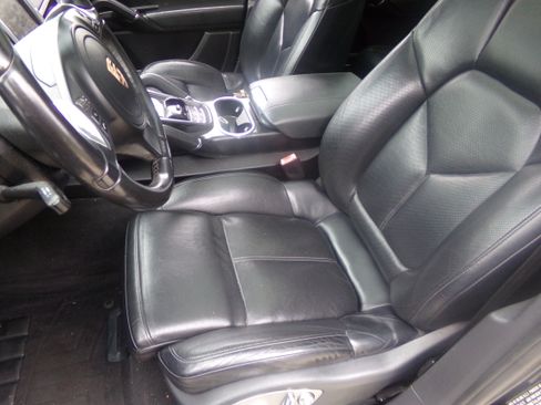 Used 2012 Porsche Cayenne Platinum Edition image 11