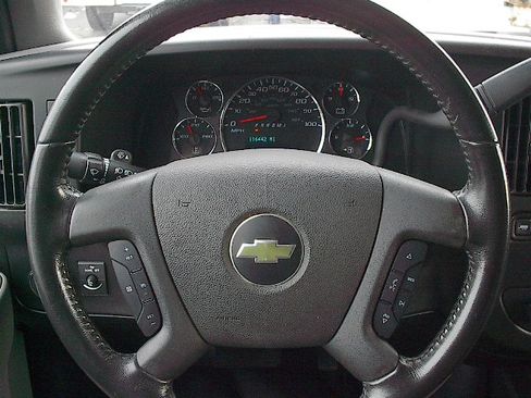 Used 2021 Chevrolet Express 2500 image 15