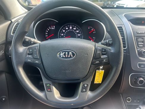 Used 2014 Kia Sorento FWD LX image 11