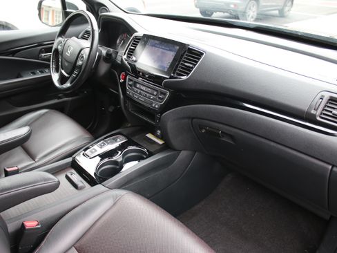 Used 2023 Honda Ridgeline Black Edition image 3