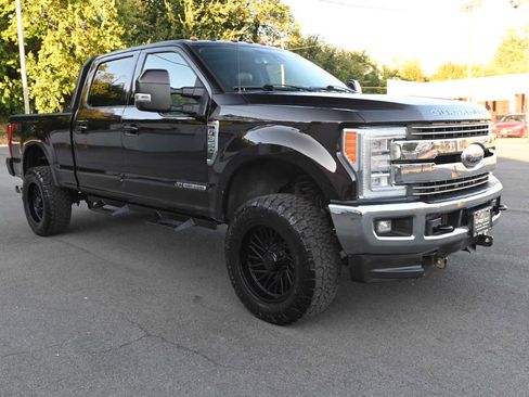 Used 2018 Ford F350 Lariat image 7