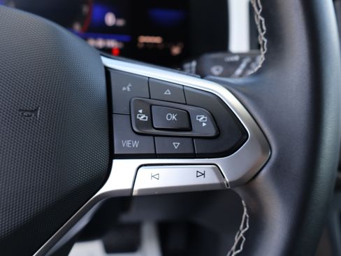 Used 2022 Volkswagen Atlas Cross Sport SE image 21