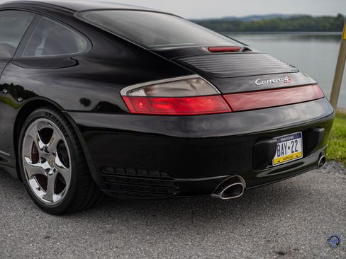Used 2003 Porsche 911 Carrera 4S Coupe AWD/4WD image 12