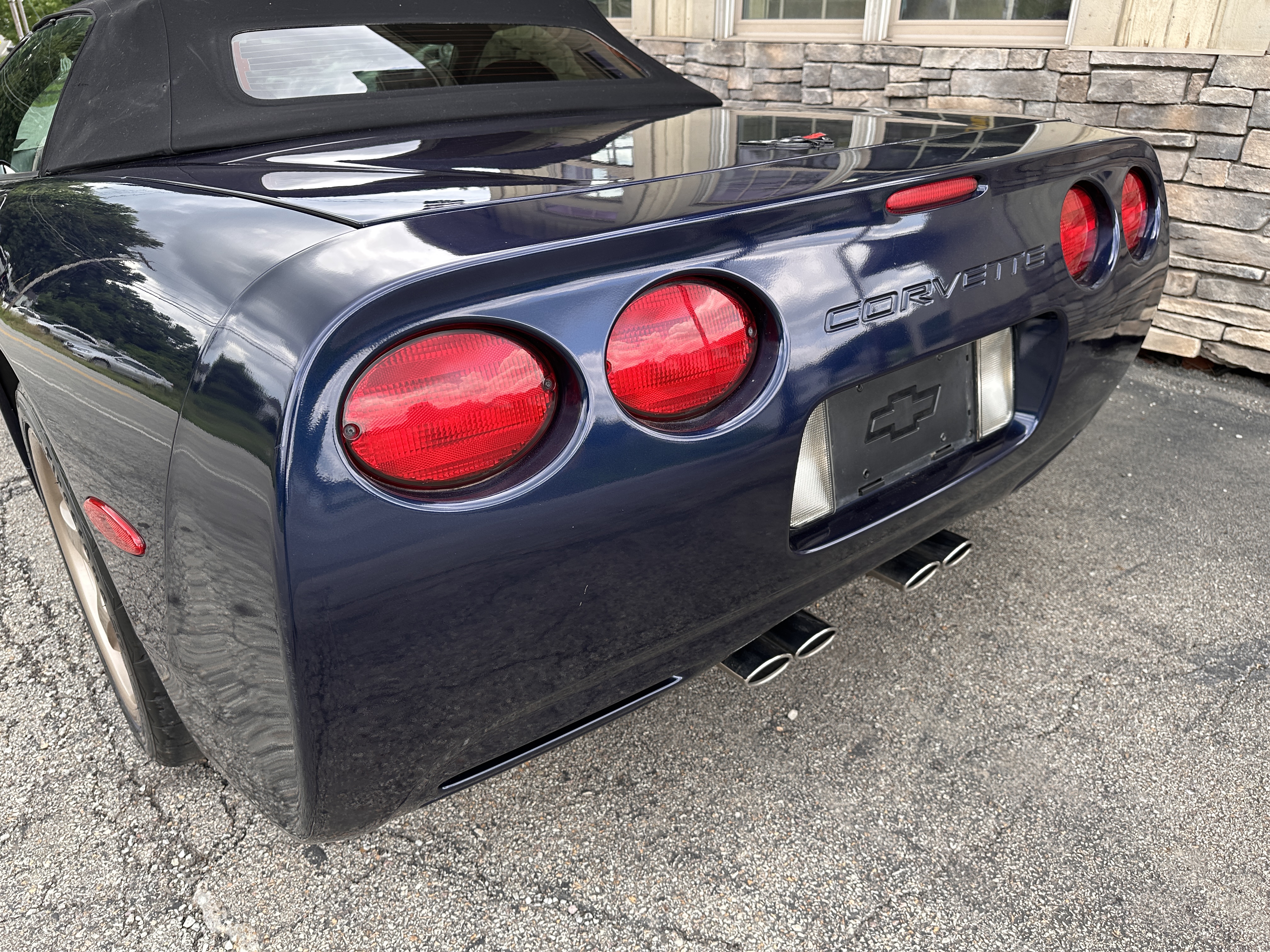 Used 1999 Chevrolet Corvette Convertible RWD image 8