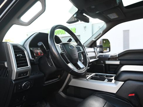 Used 2018 Ford F350 Lariat image 41