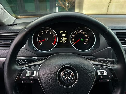Used 2015 Volkswagen Jetta SE image 28