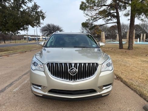 Used 2013 Buick Enclave Leather image 4