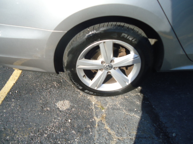 Used 2013 Volkswagen Passat TDI SE FWD image 8