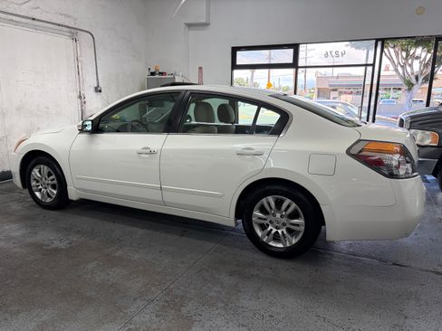 Used 2012 Nissan Altima Sedan FWD image 3