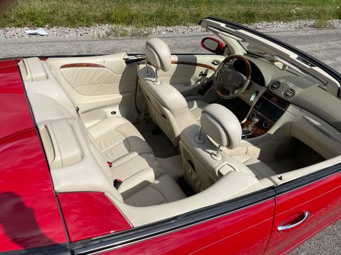 Used 2007 Mercedes-Benz CLK 550 image 3