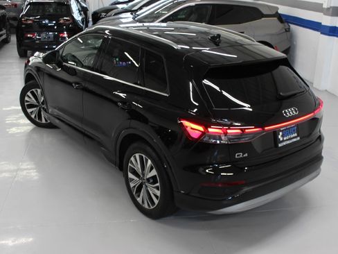 Used 2023 Audi Q4 e-tron Premium RWD image 15