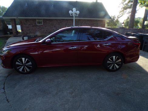 Used 2019 Nissan Altima 2.5 SV AWD image 3