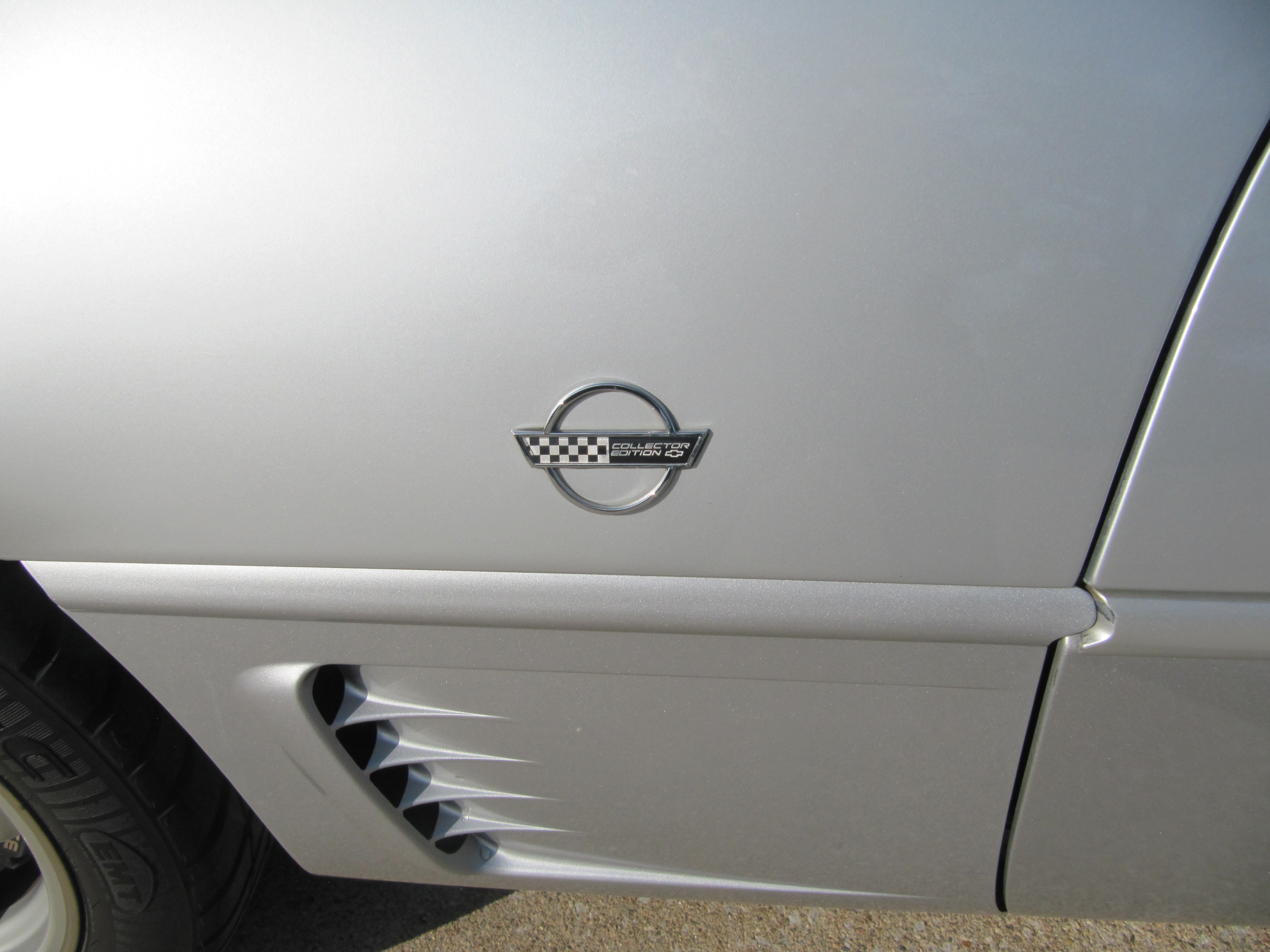 Used 1996 Chevrolet Corvette Convertible RWD image 7