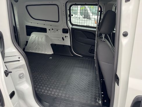 Used 2021 RAM ProMaster City Tradesman image 5