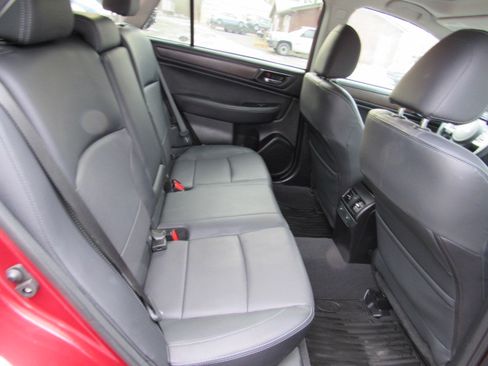 Used 2017 Subaru Outback 2.5i Limited image 18