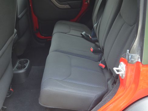 Used 2016 Jeep Wrangler 4WD Unlimited Sport S image 10