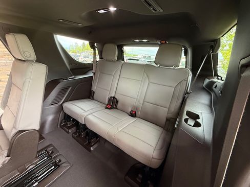 Used 2021 GMC Yukon 4WD SLT image 18
