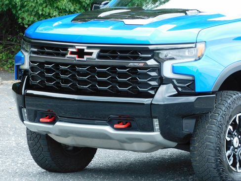 Used 2024 Chevrolet Silverado 1500 ZR2 image 11