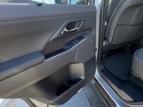 Used 2025 Lexus GX 550 image 23