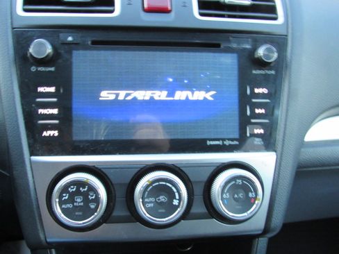 Used 2015 Subaru XV Crosstrek 2.0i Limited image 18