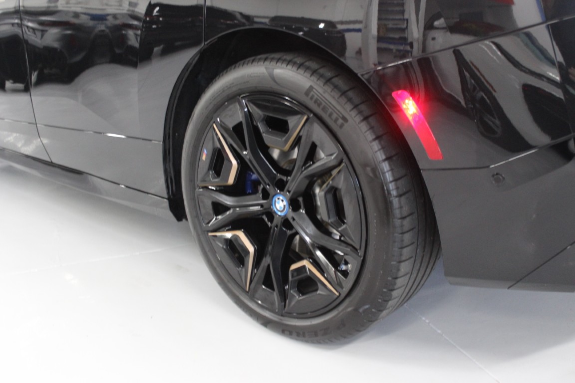 Used 2024 BMW iX M60 AWD/4WD image 12
