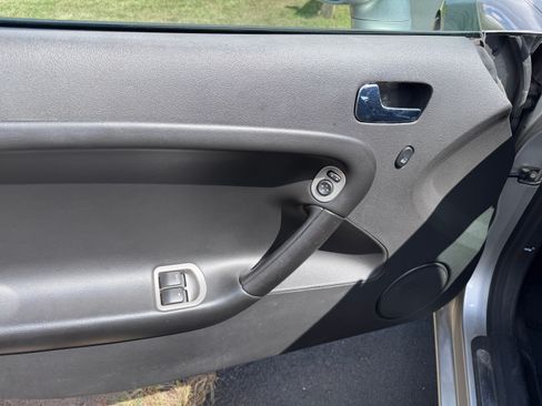 Used 2008 Pontiac Solstice GXP image 3