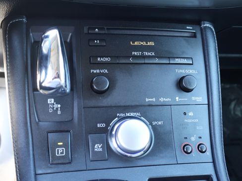 Used 2013 Lexus CT 200h image 29
