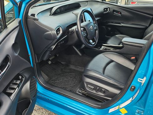 Used 2020 Toyota Prius Prime Limited image 11