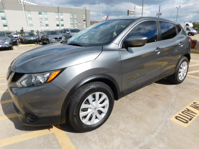Used 2019 Nissan Rogue Sport S FWD image 4